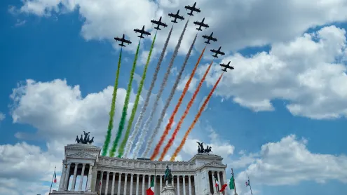 Festa della Repubblica Italiana, Vittoriano, Piazza Venezia, Roma (© canbedone/iStock/Getty Images Plus)