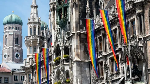 Neues Rathaus am Marienplatz, München (© Sven Hoppe/picture alliance/Getty Images)