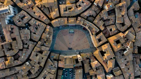 Piazza del Campo, Siena, Toscana (© Aerial_Views/E+/Getty Images)