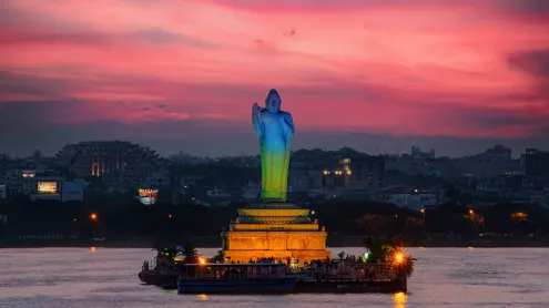 Buddha Statue, Hussain Sagar, Hyderabad, Telangana (© Amith Nag Photography/Getty Images)