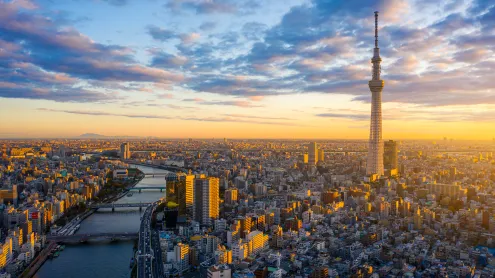 Tokyo at sunrise (© pongnathee kluaythong/Getty Images)