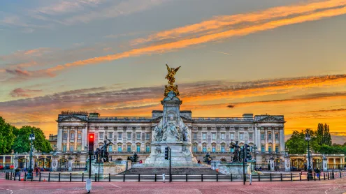 Buckingham Palace, London (© Leonid Andronov/Shutterstock)