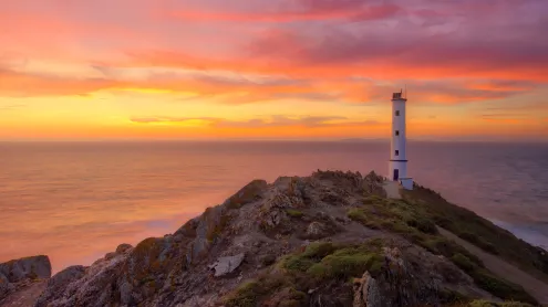 Faro en Vigo, Galicia, España (© Adrian Abelleira Rodriguez/iStock/Getty Images Plus)