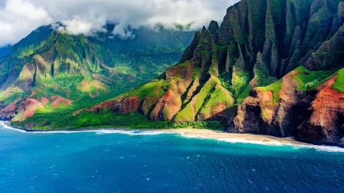 Kalalau Beach on the Nā Pali Coast, Kauai, Hawaii (© Russ Bishop/DanitaDelimont.com)