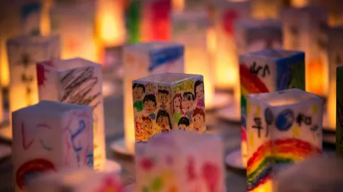 平和のピースキャンドル, 長崎県 長崎市 (© NurPhoto/寄稿者/Getty Images)