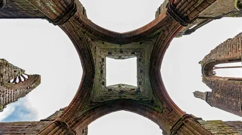 Sweetheart Abbey, Dumfries and Galloway, Scotland (© Westend61/Getty Images)