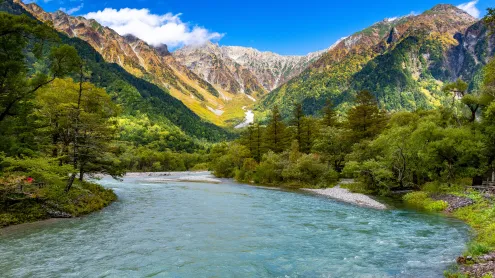 中部山岳国立公園の上高地, 長野県 松本市 (© Poca Wander/Getty Images)