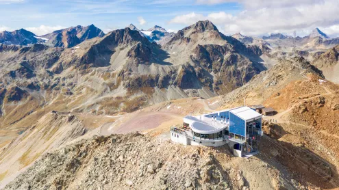 Cable car station on Piz Nair mountain, Graubünden, Switzerland (© Roberto Moiola/Alamy)