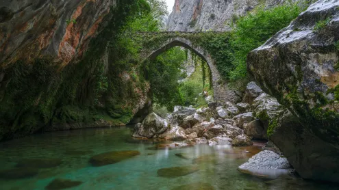 Puente de la Jaya, Rio Cares, Picos de Europa, Asturias, España (© Joana Kruse/Alamy Images)