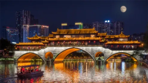 Anshun Bridge illuminated for the Mid-Autumn Festival, Chengdu, China (© Philippe LEJEANVRE/Getty Images)