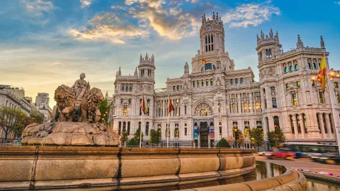 Fiesta Nacional de España, Plaza de Cibeles, Madrid, España (© Noppasin Wongchum/Getty Images)