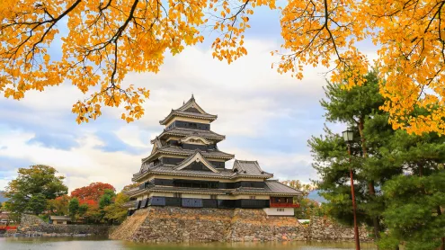 松本城, 長野県 松本市 (© Sangchai Olanrittinunt/Shutterstock)
