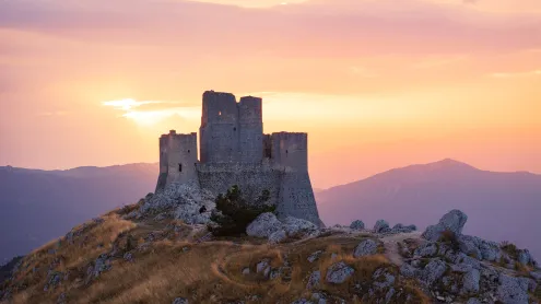 Castello di Rocca Calascio, Parco Nazionale del Gran Sasso e dei Monti della Laga, Abruzzo (© carlo alberto conti/Getty Images)