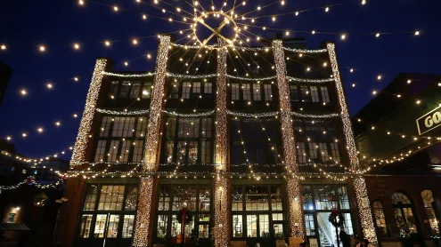 The 2020 Distillery Winter Village, Toronto (© Steve Russell/Toronto Star via Getty Images)