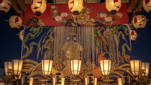 秩父夜祭の屋台, 埼玉県 秩父市 (© Joshua Hawley/Alamy)