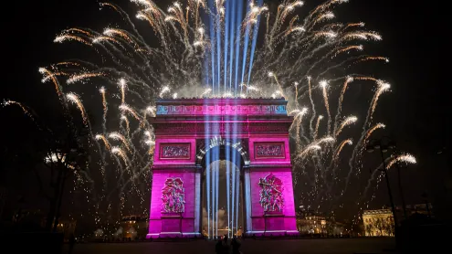 Le nouvel an à Paris, France (© Kiran Ridley/Getty Images)