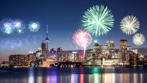 New Year's Eve fireworks in Toronto (© LeoPatrizi/Getty Images)