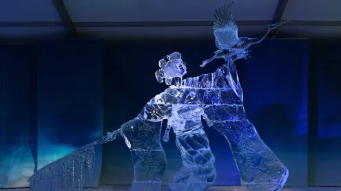 'Kimono' sculpted by Hiroaki Kimura and Masaki Takahashi of Japan, Winterlude 2010 (© PensiveDragon/Shutterstock)