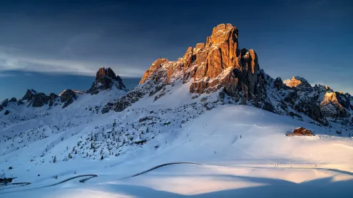 Ra Gusela peak at Giau Pass, near Cortina d'Ampezzo, Italy (© Tomasz Podolski/Getty Images)