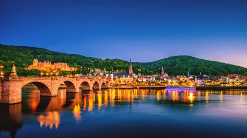Heidelberg a orillas del río Neckar, en Baden-Wurtemberg, Alemania (© Juergen Sack/Getty Images)
