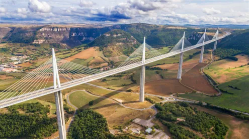 Vue aérienne du Viaduc de Millau (© Sergi Reboredo/Alamy)