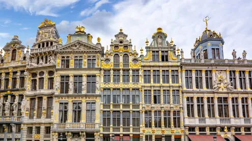 Buildings on Grand-Place Square in Brussels, Belgium (© Vladislav Zolotov/Getty Images Plus)