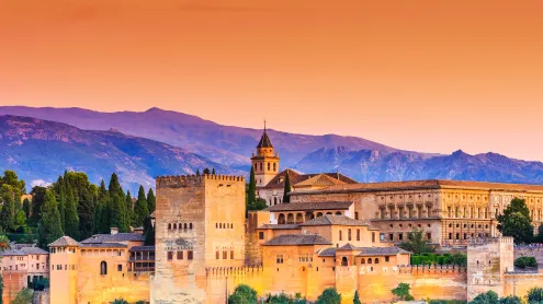 Alhambra de Granada, España (© SCStock/iStock/Getty Images Plus)