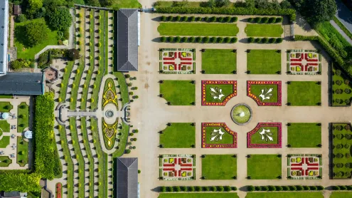 Kloster Kamp mit Terrassengarten und Klosterbarockgarten, Kamp-Lintfort, Niederrhein (© Hans Blossey/Alamy)