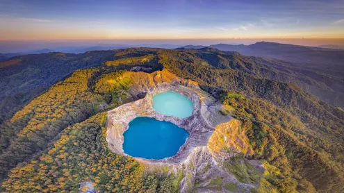 Volcanic crater lakes on Kelimutu, Flores, Indonesia (© Shane P. White/Minden Pictures)