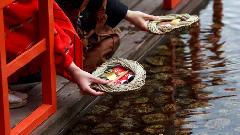 下鴨神社の流し雛, 京都 (© masahiro Makino/Getty Images)