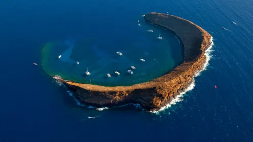 Molokini Crater, Maui, Hawaii (© Douglas Peebles/eStock Photo)