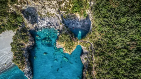 Arco Magno, San Nicola Arcella, Calabria, Italia (© Alessio de Cicco/Moment/Getty Images)