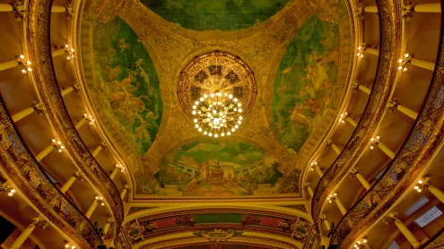 Interior do Teatro Amazonas em Manaus, Amazonas (© Altrendo Images/Shutterstock)