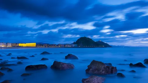 Atardecer en la Playa de Zurriola, San Sebastián, País Vasco (© Poliki/iStock/Gettyimages)