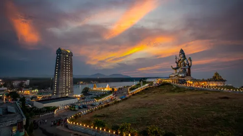 Murudeshwara Temple, Murdeshwar, Karnataka (© Amith Nag Photography/Getty Images)