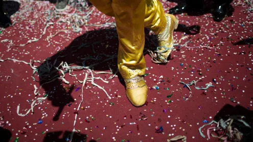 Wilson Dias da Costa Neto como Rei Momo durante o Carnaval de 2016 no Rio de Janeiro (© Leo Correa/AP Photo)