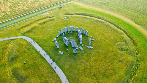 Stonehenge, Wiltshire, England (© Gavin Hellier/robertharding/Subjects/Getty Images)
