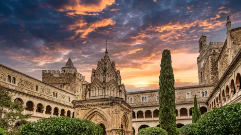 Real Monasterio de Santa María de Guadalupe, Cáceres, Extremadura, España (© Rudolf Ernst/iStock/Getty Images)
