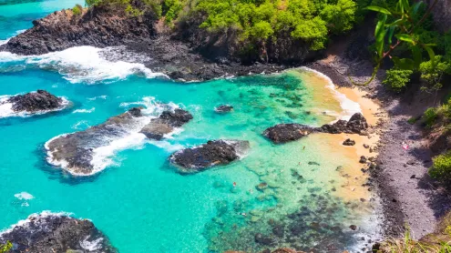 Vista de Baía dos Porcos em Fernando de Noronha (© Reuber Duarte/Getty Images)