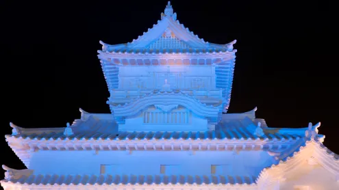 犬山城の大雪像, 北海道 札幌市 (© Randy Green/Alamy Stock Photo)