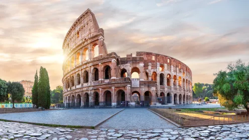 Tramonto al Colosseo, Roma, Lazio (© Anton Aleksenko/iStock/Getty Images Plus)