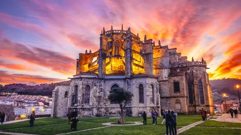 Iglesia de Santa María de la Asunción, Castro-Urdiales, Cantabria, España (© Fotokon/Shutterstock)
