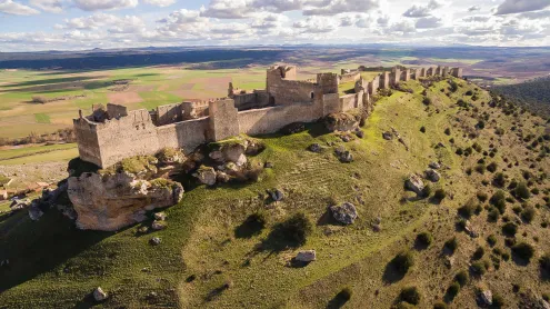 Castillo de Gormaz, Soria, Castilla y León, España (© Evan Frank/Alamy Stock Photo)
